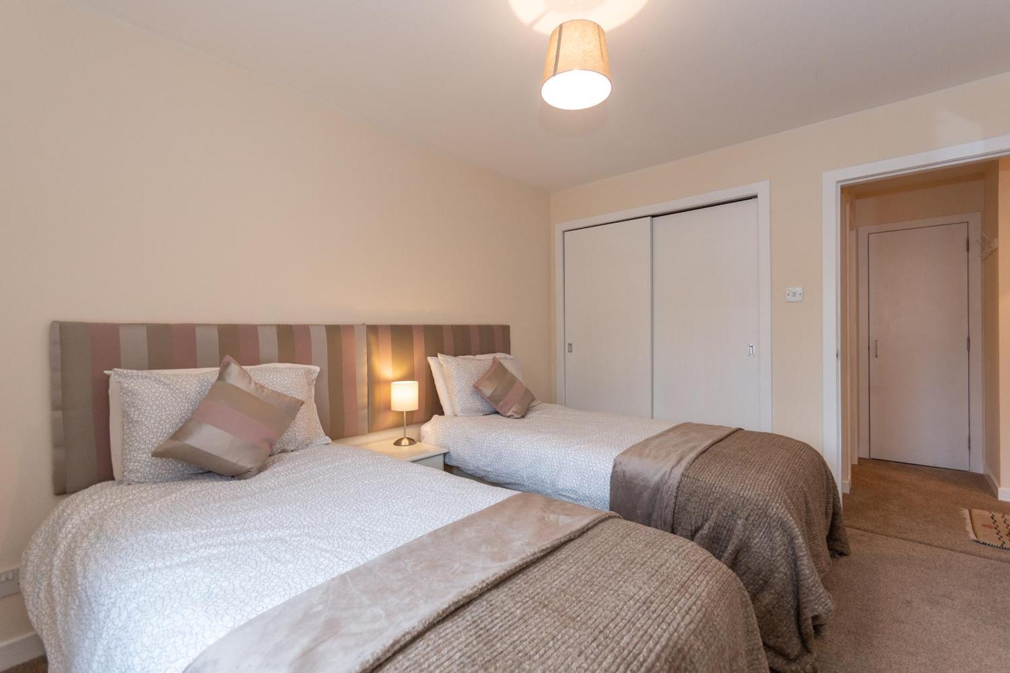Central St Andrews 2 Bed Apartment - Free Parking ภายนอก รูปภาพ