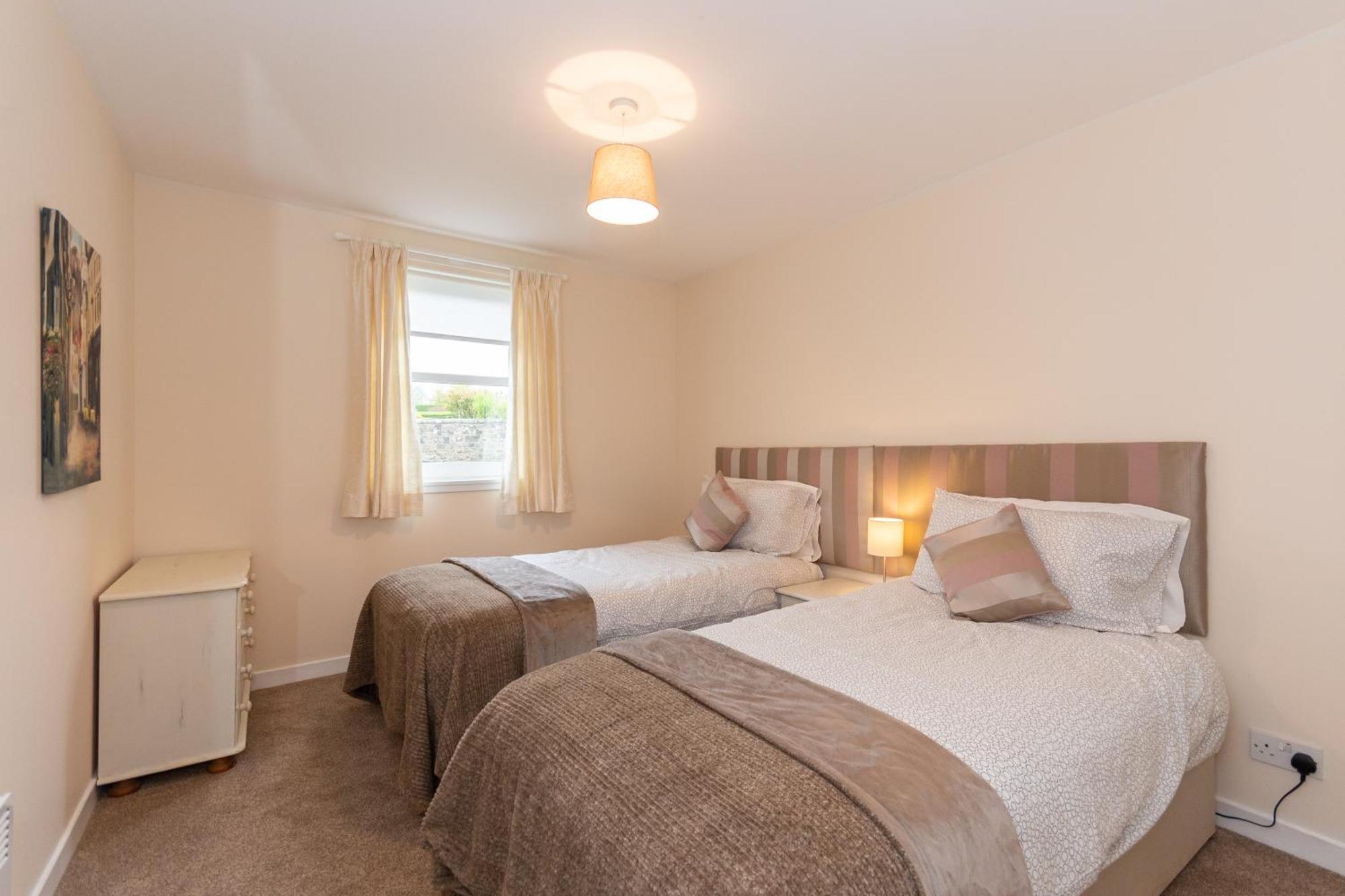 Central St Andrews 2 Bed Apartment - Free Parking ภายนอก รูปภาพ